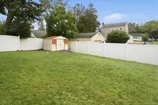 5 Segrove Pl, Huntington Station, NY 11746 - Photo 14