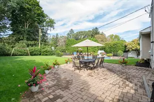 10 Klaibar Ln, East Northport, NY 11731 - Photo 24