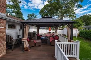 23 Jupiter Rd, Rocky Point, NY 11778 - Photo 24