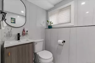 187 Catherine St, Westbury, NY 11590 - Photo 32
