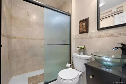 111 Woodside Avenue, Freeport, NY 11520 - Photo 20