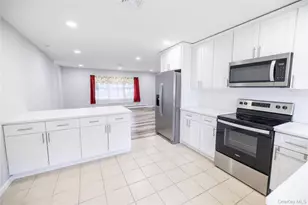 250A Newcastle Ct, Ridge, NY 11961 - Photo 10