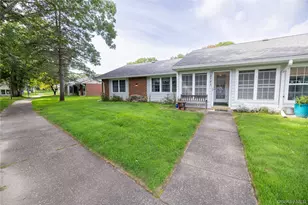 250A Newcastle Ct, Ridge, NY 11961 - Photo 2