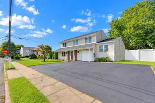 11 Palm St, Central Islip, NY 11722 - Photo 2