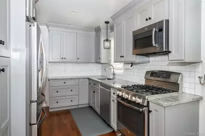 7 Ronalds Avenue, New Rochelle, NY 10801 - Photo 2