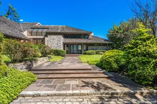 15 Gatsby Ln, Great Neck, NY 11024 - Photo 4
