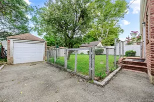 596 Irving St, Westbury, NY 11590 - Photo 22