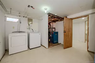 596 Irving St, Westbury, NY 11590 - Photo 16