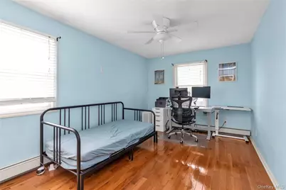 7643 265th Street, New Hyde Park, NY 11040 - Photo 14