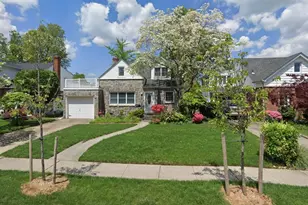 41 Oak Dr, New Hyde Park, NY 11040 - Photo 4