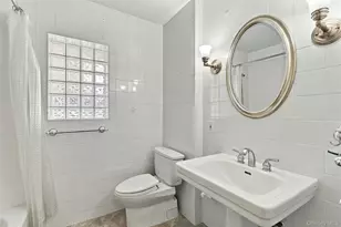 41 Oak Dr, New Hyde Park, NY 11040 - Photo 26