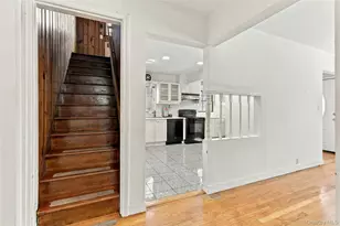 41 Oak Dr, New Hyde Park, NY 11040 - Photo 16