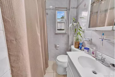 569 Greenway E, West Hempstead, NY 11552 - Photo 14