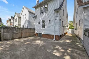 89-18 220th St, Queens Village, NY 11427 - Photo 14