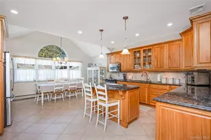 42 Grey Ln, Levittown, NY 11756 - Photo 16