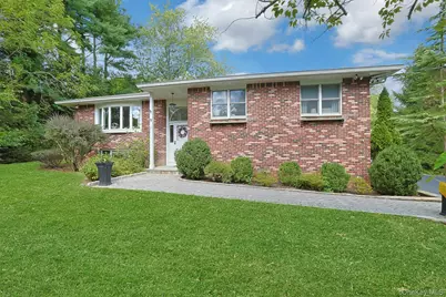 9 Stonegate Road, Valhalla, NY 10595 - Photo 4