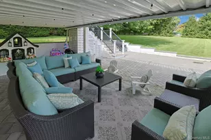 9 Stonegate Rd, Valhalla, NY 10595 - Photo 8