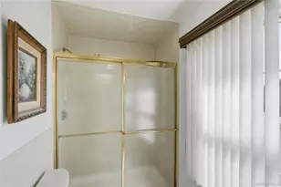 174 Anchor Ln, Bay Shore, NY 11706 - Photo 34