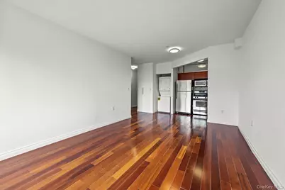 30-85 Vernon Boulevard #6E, Astoria, NY 11102 - Photo 2