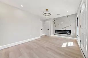105-19 189th St, Hollis, NY 11412 - Photo 24