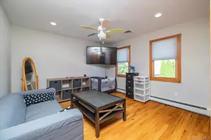 27 Welcome Ln, Wantagh, NY 11793 - Photo 16