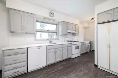 65 Lenox Avenue, Lynbrook, NY 11563 - Photo 10