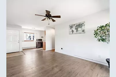 11 Hoover Lane, Bethpage, NY 11714 - Photo 10