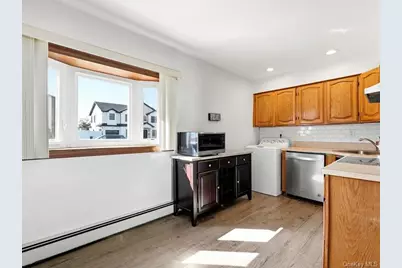11 Hoover Lane, Bethpage, NY 11714 - Photo 4