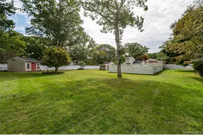 63 Barretts Avenue, Holtsville, NY 11742 - Photo 4