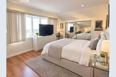 864 Walnut Street, Lindenhurst, NY 11757 - Photo 6