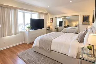 864 Walnut St, Lindenhurst, NY 11757 - Photo 6