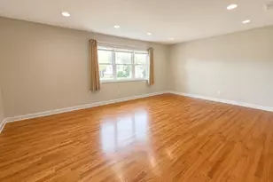 83 Heitz Pl, Hicksville, NY 11801 - Photo 2