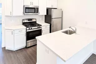 1046 New York Ave, Huntington Station, NY 11746 - Photo 4