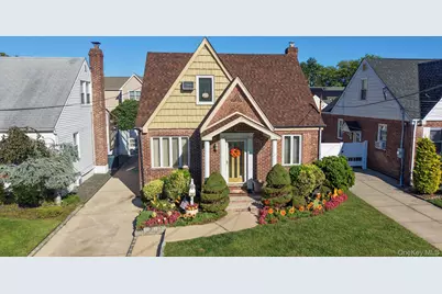 233 Cleveland Street, Franklin Square, NY 11010 - Photo 2