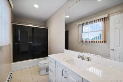 24 South Plaza, Amityville, NY 11701 - Photo 24
