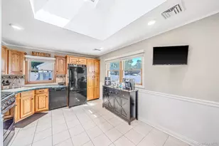 525 Secatogue Ave, Farmingdale, NY 11735 - Photo 10