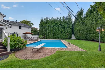 33 Phipps Lane, Plainview, NY 11803 - Photo 40