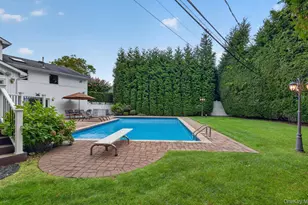 33 Phipps Ln, Plainview, NY 11803 - Photo 40