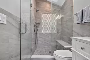 33 Phipps Ln, Plainview, NY 11803 - Photo 22