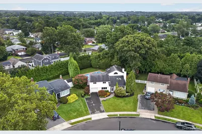 33 Phipps Lane, Plainview, NY 11803 - Photo 4