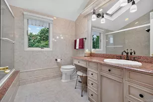 33 Phipps Ln, Plainview, NY 11803 - Photo 28