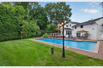 33 Phipps Lane, Plainview, NY 11803 - Photo 44