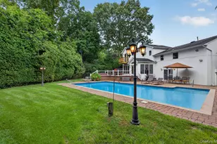 33 Phipps Ln, Plainview, NY 11803 - Photo 44