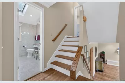 33 Phipps Lane, Plainview, NY 11803 - Photo 18