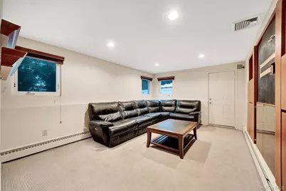 1499 Eric Lane, East Meadow, NY 11554 - Photo 34