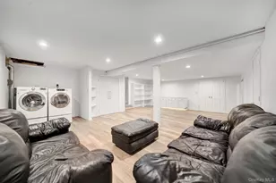 1499 Eric Ln, East Meadow, NY 11554 - Photo 40