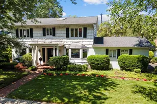 15 Sherwood Ln, Cedarhurst, NY 11516 - Photo 2