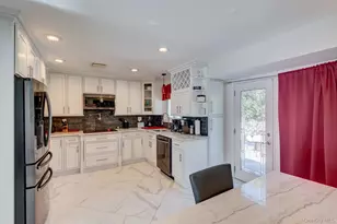 24 Jerome Dr, Farmingdale, NY 11735 - Photo 16