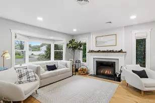 10 Hilltop Ln, Oyster Bay, NY 11771 - Photo 10