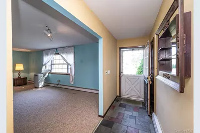 632 Spruce Avenue, Sayville, NY 11782 - Photo 4